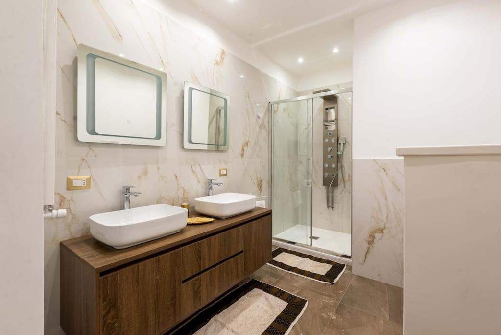 Lägenhet Colosseum 10steps Away, Marco Aurelio Luxury House Rom