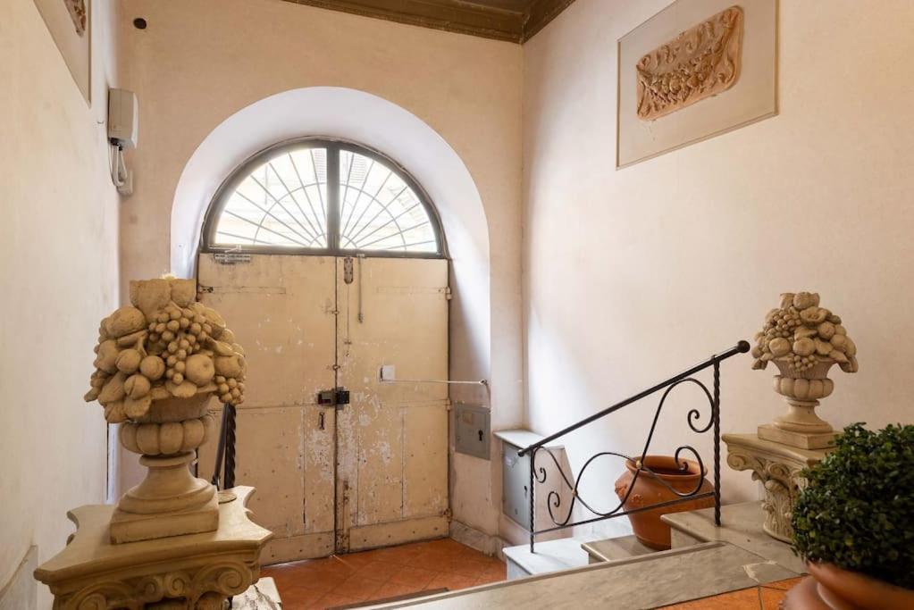 Lägenhet Colosseum 10steps Away, Marco Aurelio Luxury House Rom